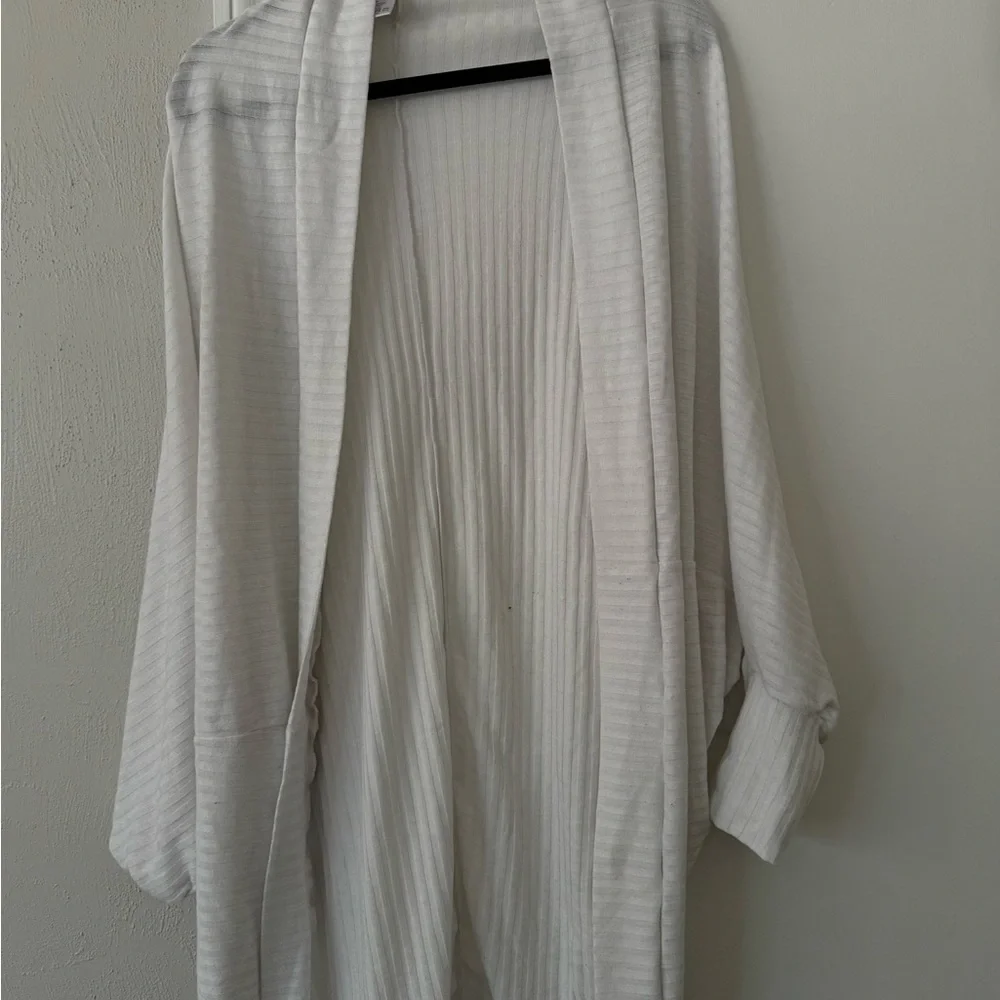 P'tula Cream Robe - Picture 1 of 2